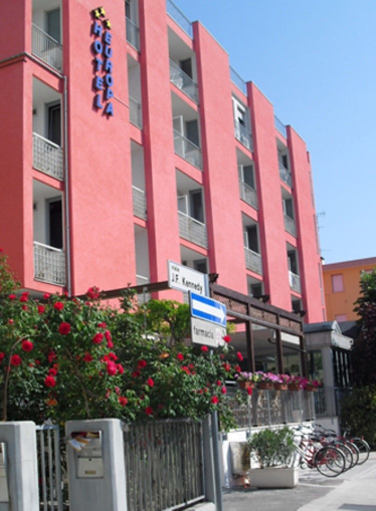 Hotel Europa Градо Екстер'єр фото